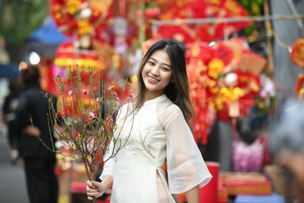 [Ảnh] Không khí Tết đến thật gần nơi chợ hoa Hàng Lược