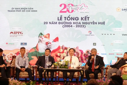 Tổng kết 20 năm Đường hoa Nguyễn Huệ