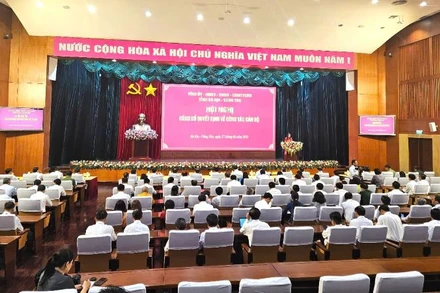 Toàn cảnh hội nghị công bố quyết định về công tác cán bộ.