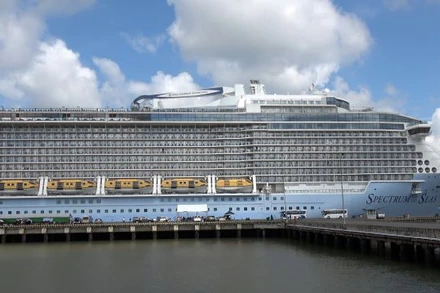 Tàu Spectrum of the Seas.