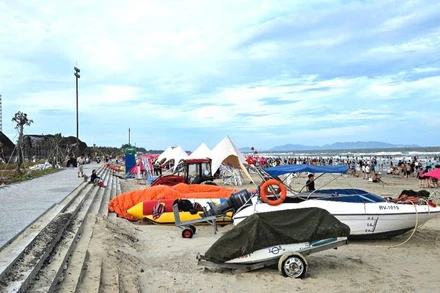 Du lịch biển là lợi thế của tỉnh Bà Rịa-Vũng Tàu (Bãi sau, thành phố Vũng Tàu).