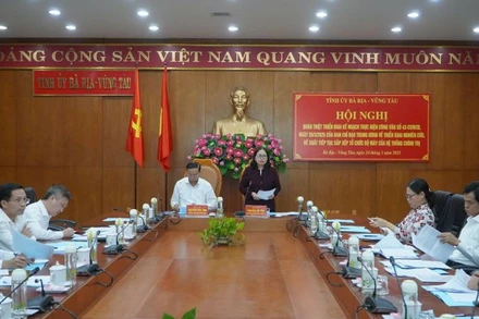 Toàn cảnh Hội nghị quán triệt triển khai kế hoạch thực hiện Công văn số 43-CV/BCĐ ngày 20/3 của Ban Chỉ đạo Trung ương về triển khai nghiên cứu đề xuất tiếp tục sắp xếp bộ máy của hệ thống chính trị.