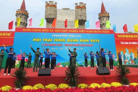 Biểu diễn văn nghệ tại Hội trại Tòng quân thành phố Vũng Tàu năm 2025.