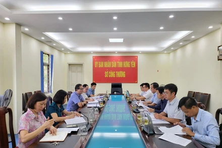 Đoàn kiểm tra Bộ Công thương làm việc tại Hưng Yên về công tác sử dụng năng lượng tiết kiệm và hiệu quả.