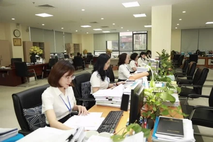 Hoạt động giao dịch tại Kho bạc Nhà nước khu vực I thông qua Dịch vụ công trực tuyến. (Ảnh: KBNN)