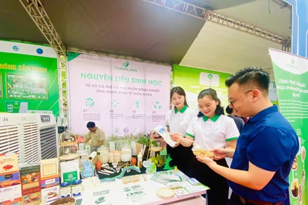 Giới thiệu các sản phẩm bao bì được chế tạo từ vỏ cà-phê và phụ phẩm nông nghiệp.