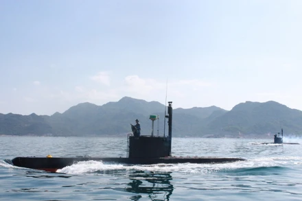 Tàu ngầm của Trung đoàn 196 ra khơi thực hiện nhiệm vụ