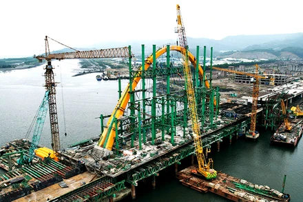 Dự án Cầu Cửa Lục 3 đang được đẩy nhanh tiến độ thi công, phấn đấu thông xe kỹ thuật vào tháng 6/2023.