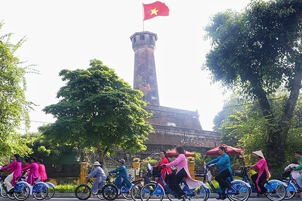 Tết Độc lập rộn ràng trên mọi miền đất nước