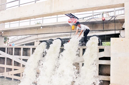 Hệ thống cống ngăn mặn tại tỉnh Bến Tre phát huy hiệu quả bảo vệ vùng sản xuất nông nghiệp.