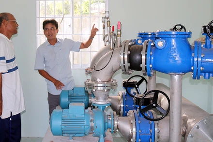 Trạm cấp nước xã Ngũ Lạc, huyện Duyên Hải, tỉnh Trà Vinh được cải tạo, lắp đặt các thiết bị hiện đại.