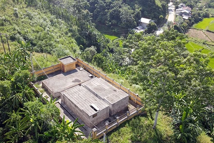 Công trình nước sạch nông thôn xã Bành Trạch, huyện Ba Bể, tỉnh Bắc Kạn được đầu tư hơn 7 tỷ đồng nhưng dừng hoạt động, bỏ hoang. (Ảnh TUẤN SƠN)