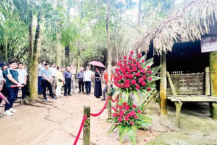 Lán Nà Nưa, điểm đến trong hành trình về nguồn của du khách trong và ngoài nước.