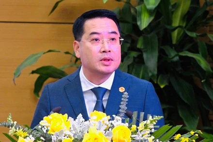 Đồng chí Nguyễn Tuấn Anh phát biểu nhận nhiệm vụ Chủ tịch Ủy ban nhân dân tỉnh Yên bái. (Ảnh: THANH SƠN)