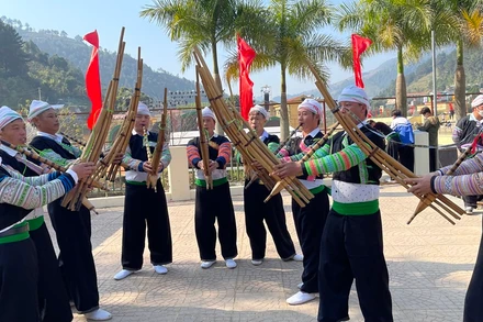 Múa Khèn H'Mông, nét đẹp của người H' Mông Mù Cang Chải. (Ảnh: THANH SƠN)