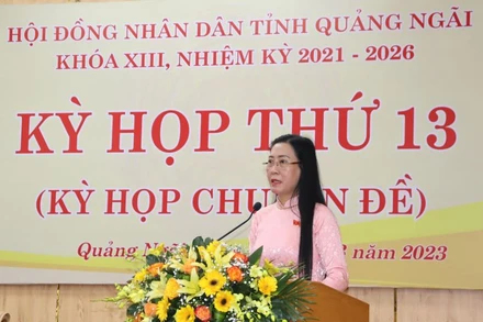 Bí thư Tỉnh ủy, Chủ tịch Hội đồng nhân dân tỉnh Quảng Ngãi Bùi Thị Quỳnh Vân phát biểu tại Kỳ họp. 