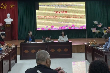 Các đại biểu tham dự buổi tọa đàm.