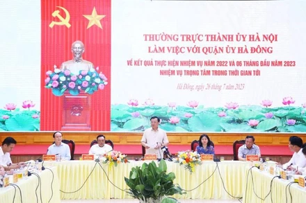 Bí thư Thành ủy Hà Nội Đinh Tiến Dũng phát biểu kết luận buổi làm việc.