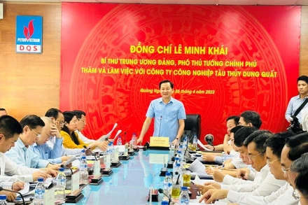 Phó Thủ tướng Lê Minh Khái làm việc với các bộ, ngành, cơ quan về phương án xử lý đối với Công ty Công nghiệp tàu thủy Dung Quất.