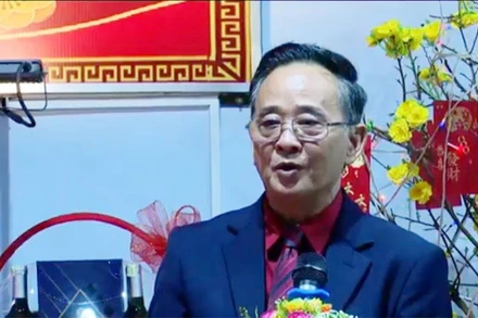 Ông Châu Văn Chi chúc Tết bà con cộng đồng. (Ảnh: Sơn Xinh)