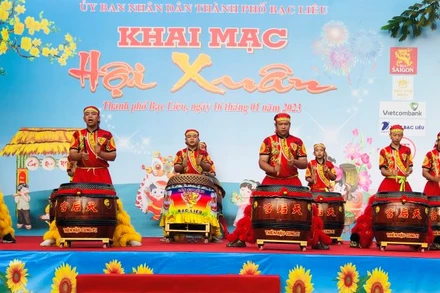 Rộn ràng khai mạc “Chợ quê ngày Tết” Xuân Quý Mão ở thành phố Bạc Liêu. (Ảnh: Trọng Duy)