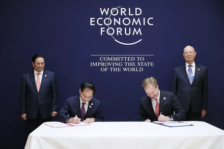 Quang cảnh lễ ký kết Biên bản ghi nhớ hợp tác (MOU) Việt Nam-WEF giai đoạn 2023-2026.