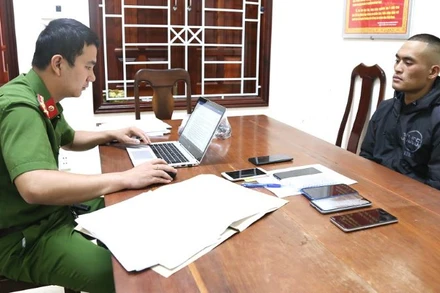 Đối tượng Phan Thanh Toàn bị bắt giữ. (Ảnh công an cung cấp)