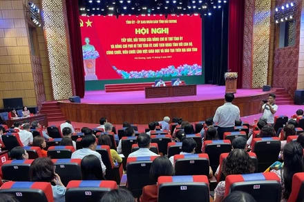 Hội nghị đối thoại với cán bộ, công chức, viên chức lĩnh vực giáo dục và đào tạo trên địa bàn tỉnh Hải Dương.