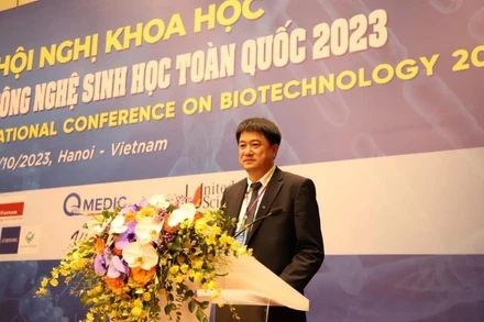 Giáo sư, Tiến sĩ Chu Hoàng Hà, Phó Chủ tịch Viện Hàn lâm Khoa học và Công nghệ Việt Nam, Viện trưởng Viện Công nghệ sinh học phát biểu khai mạc hội nghị.