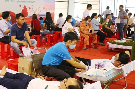 Hiến máu đầu năm đang trở thành một phong trào được đông đảo người dân tham gia.