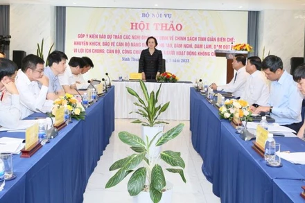 Đồng chí Phạm Thị Thanh Trà, Ủy viên Trung ương Đảng, Bộ trưởng Nội vụ phát biểu chỉ đạo tại hội thảo.