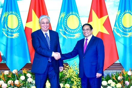 Thủ tướng Phạm Minh Chính tiếp Tổng thống Cộng hòa Kazakhstan Kassym-Jomart Tokayev. (Ảnh: Trần Hải)