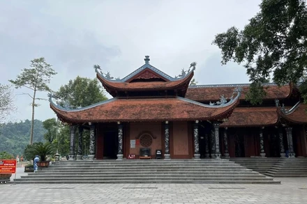 Đền Đông Cuông thuộc địa phận thôn Bến Đền, xã Đông Cuông (Văn Yên-Yên Bái).