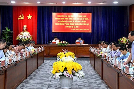 Quang cảnh buổi làm việc. 