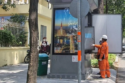 Trạm điện được lắp đặt trên bệ cao để đề phòng ngập trong mùa mưa.