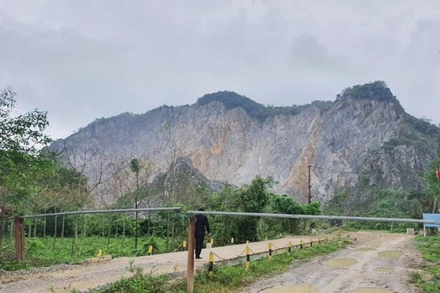 Mỏ đá nơi xảy ra vụ tai nạn làm chết người. 