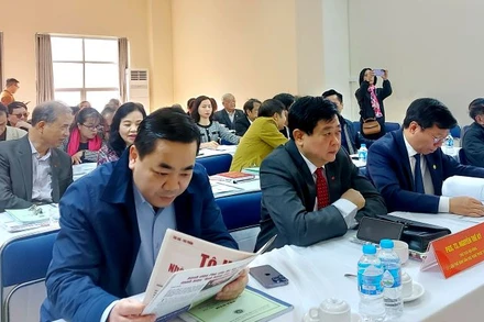 Các đại biểu tham dự tọa đàm. 