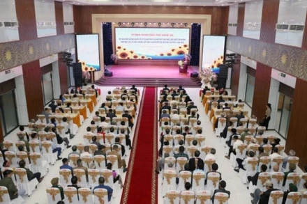 Toàn cảnh hội nghị tôn vinh, biểu dương người có uy tín tỉnh Nghệ An 2023.