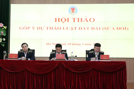 Lãnh đạo Kiểm toán nhà nước điều hành hội thảo. (Ảnh: THANH HÀ)