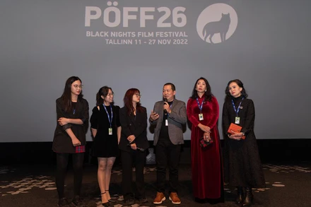 Đoàn làm phim giao lưu với khán giả. (Ảnh: Đoàn làm phim cung cấp)