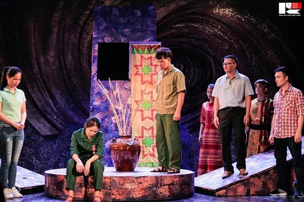 NSƯT Xuân Bắc trong vở kịch "Bão tố Trường Sơn" của Nhà hát kịch Việt Nam. (Ảnh: Nhà hát kịch Việt Nam).