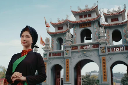 Hòa Minzy trong MV. (Ảnh: NVCC)