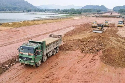 Trước ngày 20/11, phấn đấu bàn giao 70% mặt bằng cao tốc bắc-nam