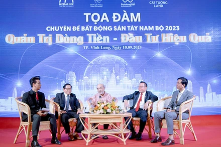 Các diễn giả tại cuộc hội thảo.