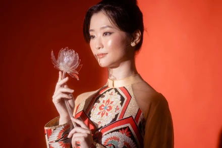 Nữ diễn viên Nakatani Akari trong bộ sưu tập áo dài từ Obi của Ngọc Hân. (Ảnh: Ngọc Hân cung cấp)