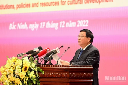 Đồng chí Nguyễn Xuân Thắng phát biểu đề dẫn Hội thảo. (Ảnh: DUY LINH)