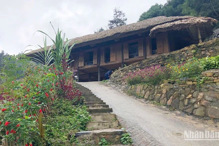 Nhà của người Tày ở Bản Liền, Bắc Hà, Lào Cai.