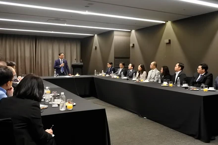 Bộ trưởng Bùi Thanh Sơn phát biểu tại buổi tọa đàm. (Ảnh: Bộ Ngoại giao)