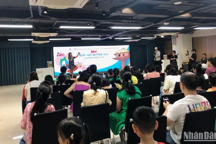 Đông đảo các em nhỏ cùng phụ huynh đã đến tham dự sự kiện.