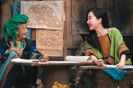 Một tác phẩm dự giải: Blogger Nanavivu ở làng dệt lanh Lùng Tám.